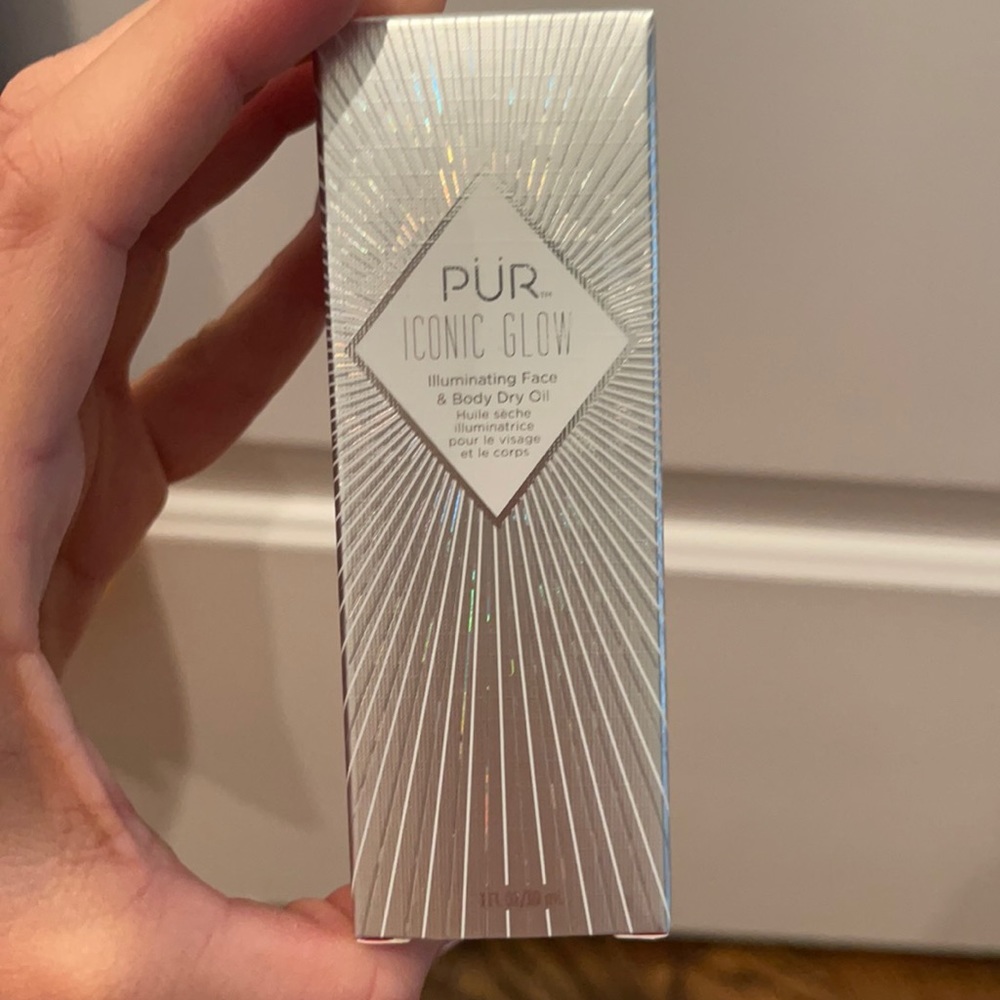 PUR iconic glow illuminating face and body dry oil